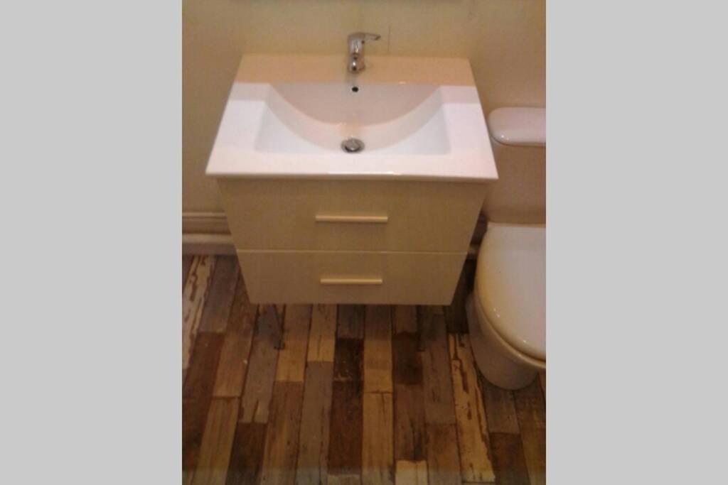 Elbeuf Etg1 Droite Sweet Home Netflix Wifi Exterior photo
